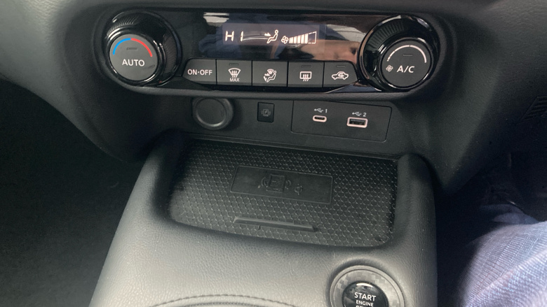 Nissan Juke 1.0 DiG-T N-Connecta 5dr Petrol Hatchback